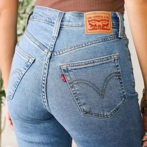 Levis Ribcage Straight Ankle Jeans size 25